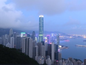 香港用ChatGPT安全吗？3个关键技巧避免封号+合法替代方案